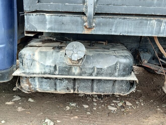 GAZ 33021 1997, 230,000 km - 2.4 l - Astara