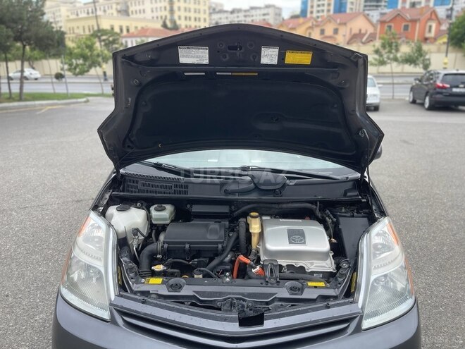Toyota Prius-2