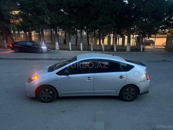 Toyota Prius-5