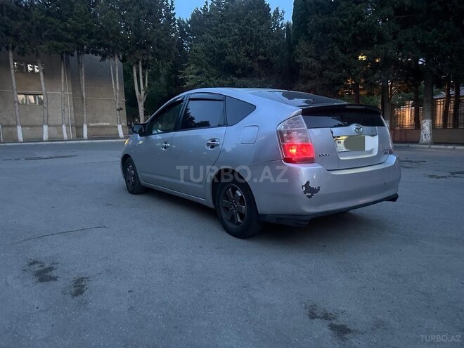 Toyota Prius-7