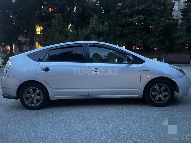 Toyota Prius-4