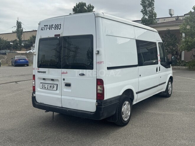 Ford Transit-6