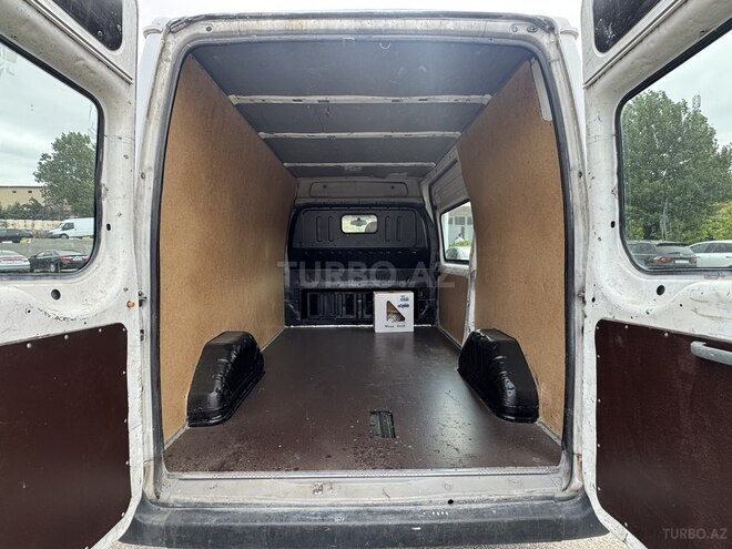 Ford Transit-8