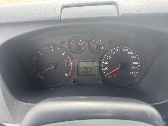 Ford Transit-12