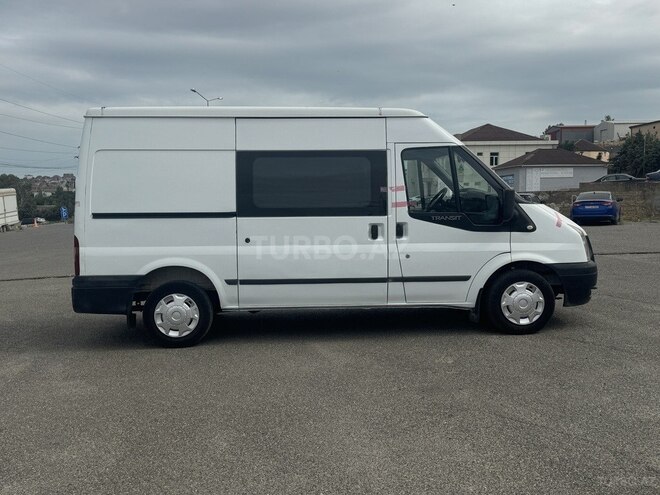 Ford Transit-4