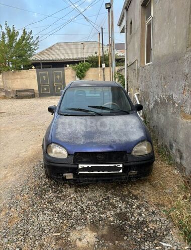 Opel Corsa 1997, 270,000 km - 1.4 l - Bakı