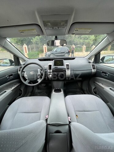 Toyota Prius-4