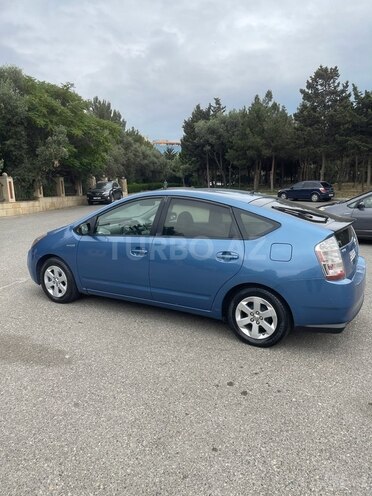 Toyota Prius-12