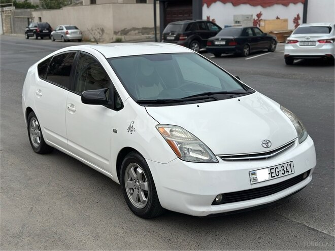Toyota Prius-4