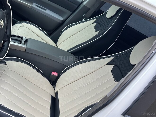 Toyota Prius-13