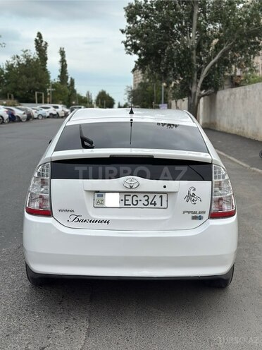 Toyota Prius-8