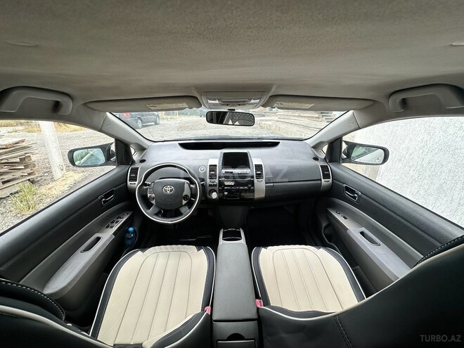 Toyota Prius-9