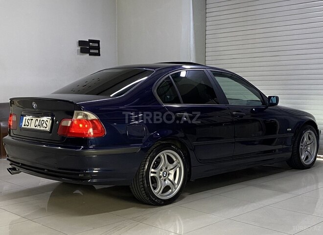 BMW 318-10