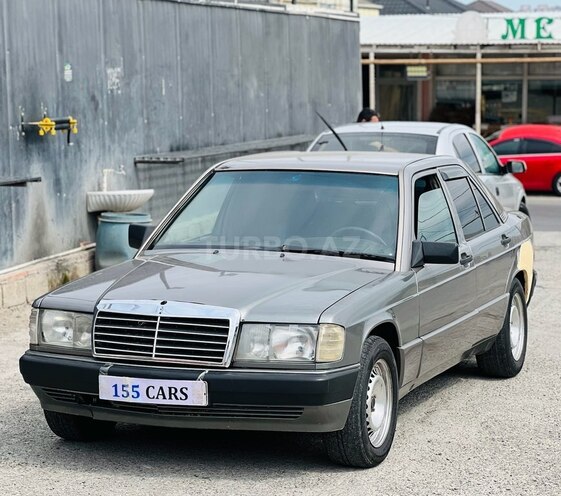 Mercedes 190-2