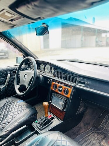 Mercedes 190-8