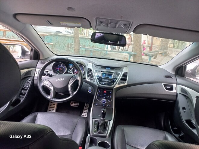 Hyundai Avante 2015, 118,000 km - 1.6 l - Bakı