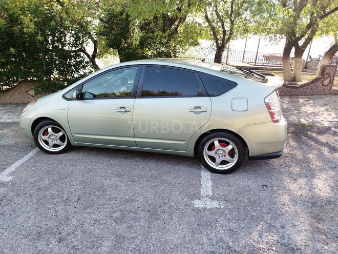 Toyota Prius-8