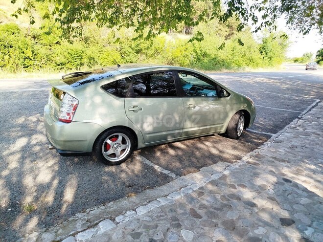 Toyota Prius-7