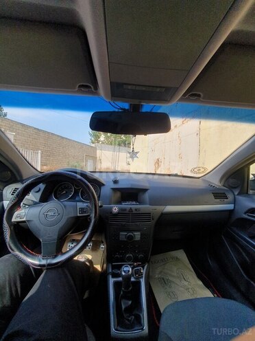 Opel Astra 2004, 200,000 km - 1.4 л - Bakı