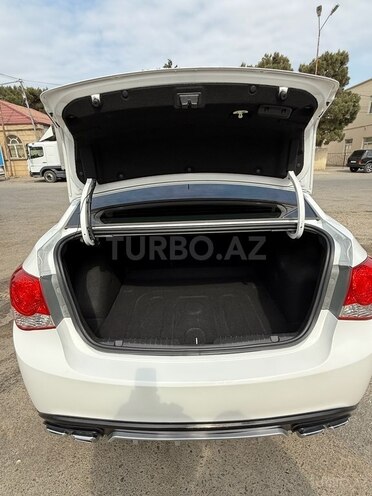 Chevrolet Cruze-15