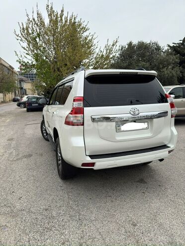 Toyota Land Cruiser Prado 2011, 122,000 km - 2.7 l - Bakı