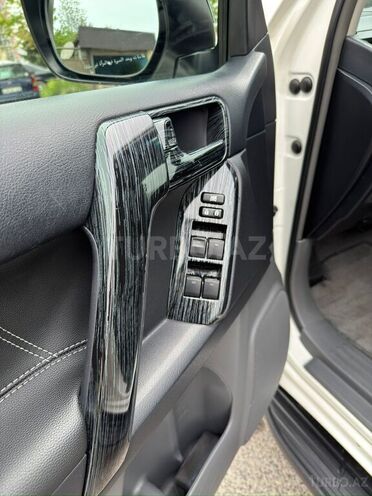 Toyota Land Cruiser Prado 2011, 122,000 km - 2.7 l - Bakı
