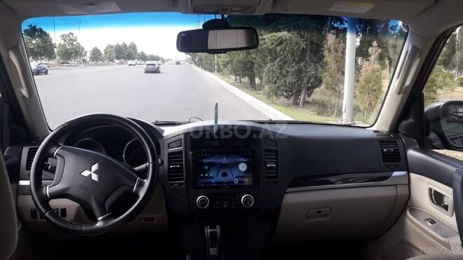 Mitsubishi Pajero 2010, 180,000 km - 3.5 l - Gəncə