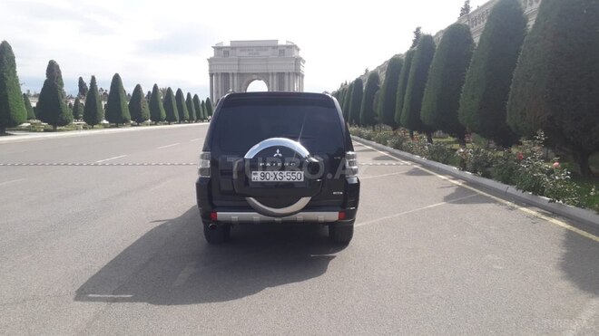 Mitsubishi Pajero 2010, 180,000 km - 3.5 l - Gəncə