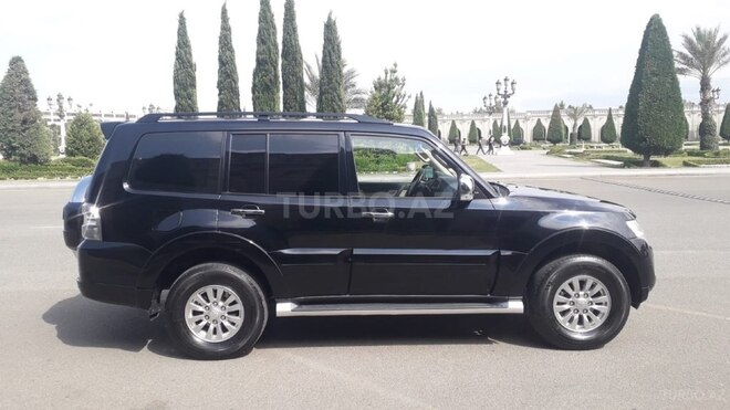 Mitsubishi Pajero 2010, 180,000 km - 3.5 l - Gəncə