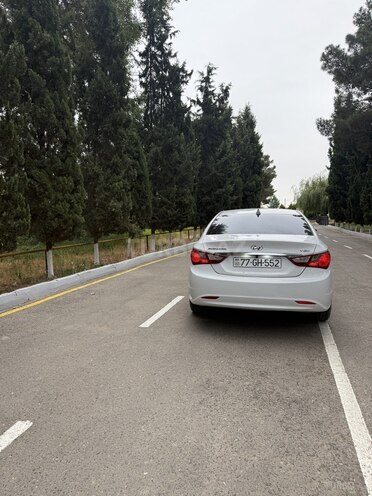 Hyundai Sonata 2010, 240,000 km - 2.0 л - Salyan