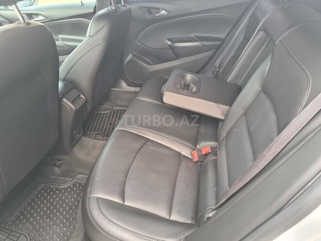 Chevrolet Cruze-10