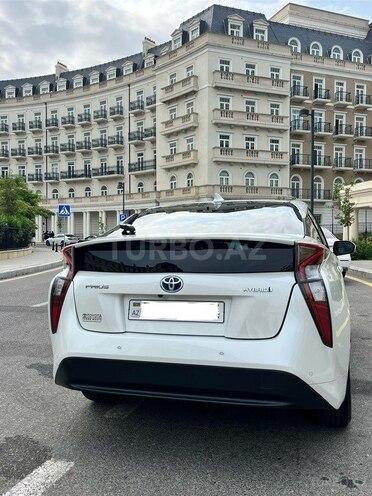 Toyota Prius-2