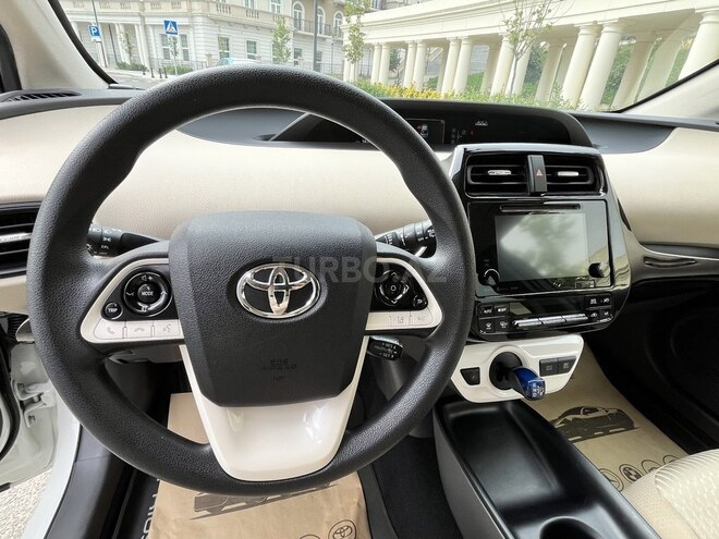 Toyota Prius-3