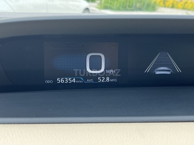 Toyota Prius-16