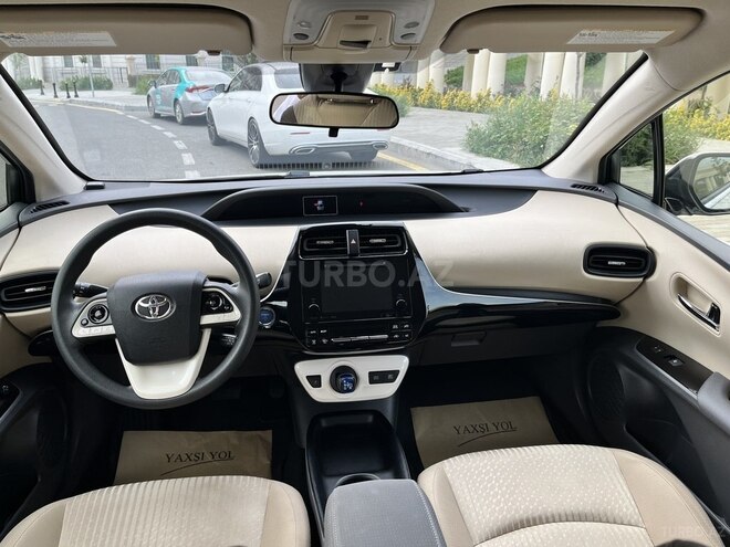 Toyota Prius-11