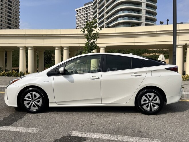 Toyota Prius-10