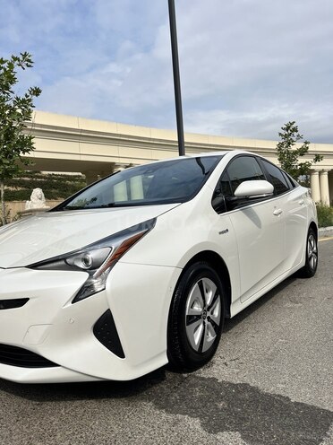 Toyota Prius-5