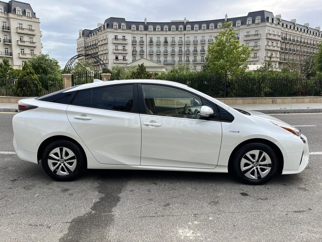 Toyota Prius-9