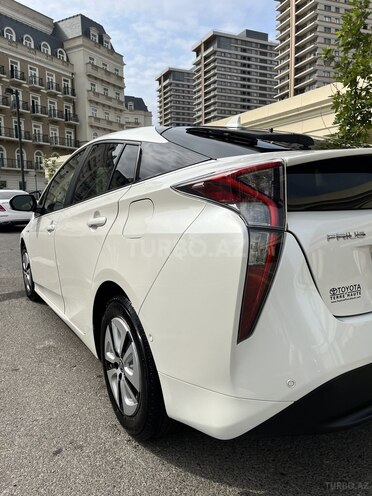 Toyota Prius-8