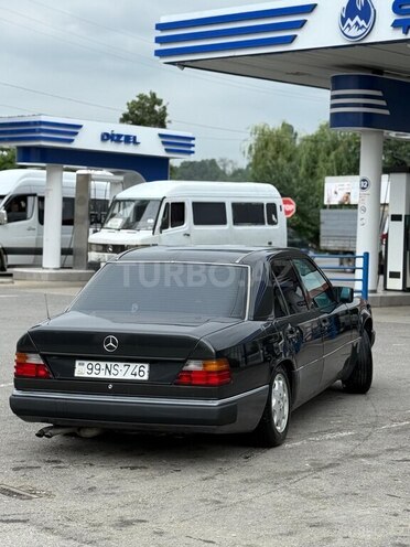 Mercedes E 200 1993, 412,563 km - 2.0 l - Quba