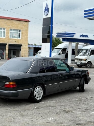 Mercedes E 200 1993, 412,563 km - 2.0 l - Quba