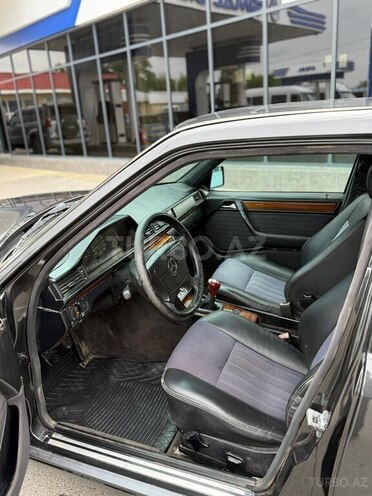 Mercedes E 200 1993, 412,563 km - 2.0 l - Quba