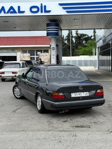 Mercedes E 200 1993, 412,563 km - 2.0 l - Quba