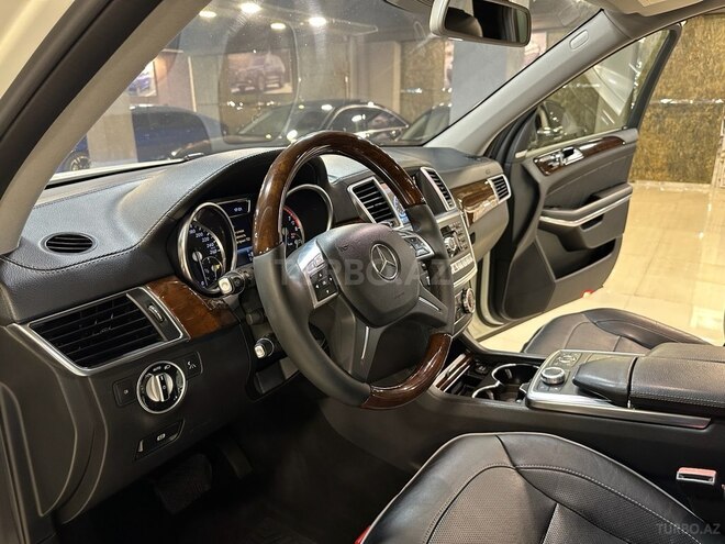 Mercedes GL 500 4MATIC-13
