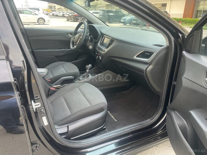 Hyundai Accent 2018, 82,300 km - 1.6 л - Bakı