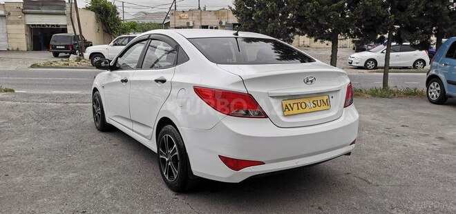 Hyundai Accent-9