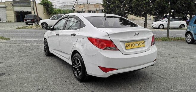 Hyundai Accent-8