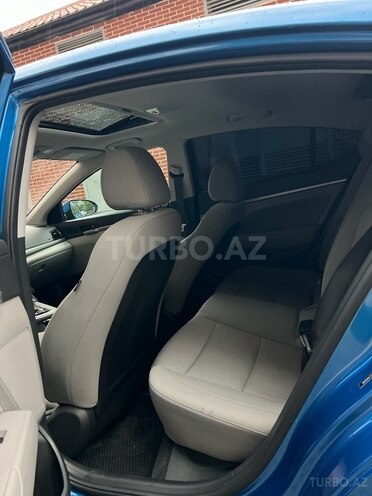 Hyundai Elantra 2017, 8,500 km - 2.0 л - Zaqatala