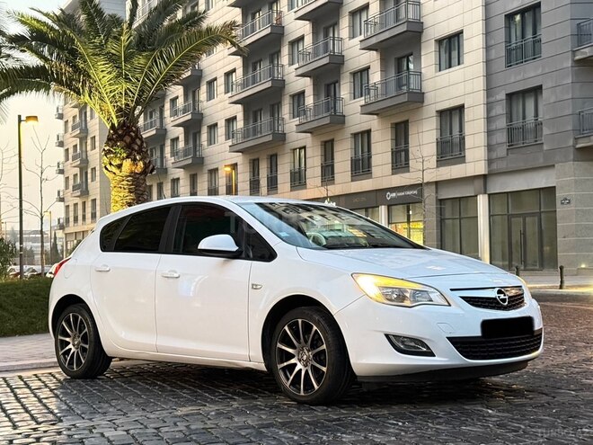 Opel Astra 2010, 137,000 km - 1.4 l - Bakı