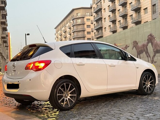 Opel Astra 2010, 137,000 km - 1.4 l - Bakı